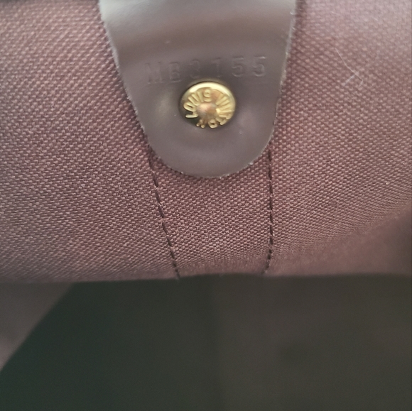 Authentic Louis Vuitton travel bag - Picture 3 of 8